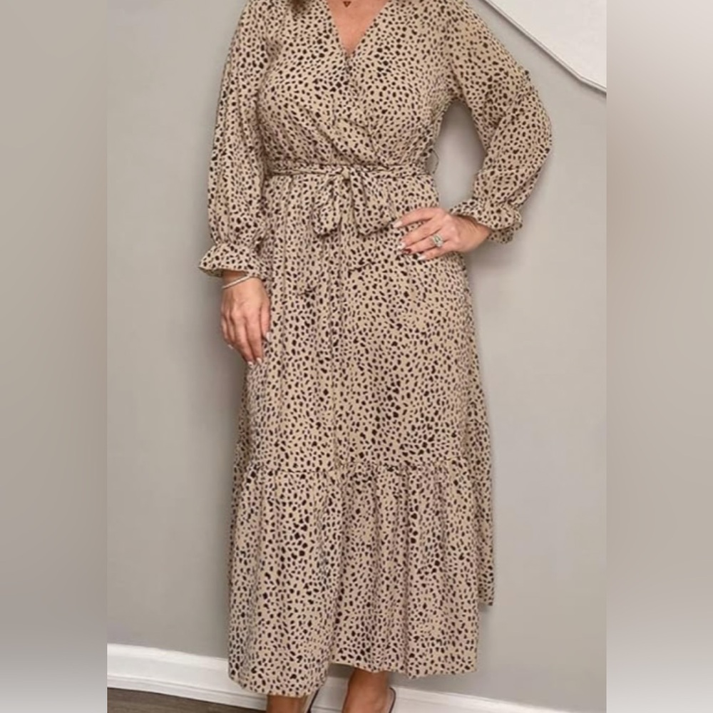 Elegant Cream Patterned Dress